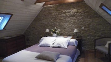 Desk, iron/ironing board, free WiFi, bed sheets