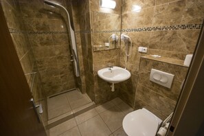 Double Room, 2 Twin Beds | Bathroom | Shower, free toiletries, hair dryer, towels - Hotel Taurus (Ostrava)
