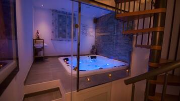 Private spa tub