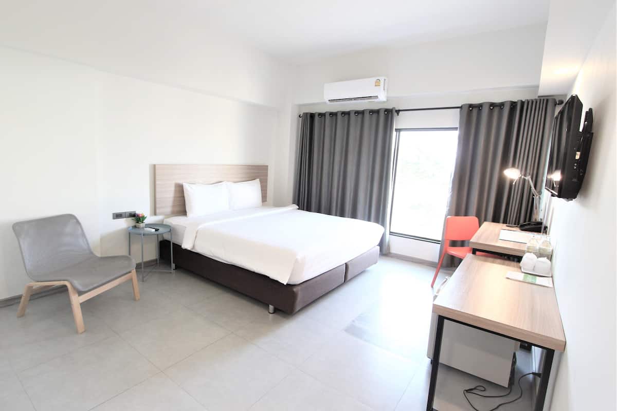 superior double room | 1 bedroom, minibar, desk, laptop workspace