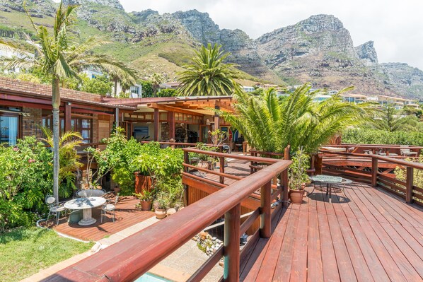 Standard Suite, 3 Bedrooms, Kitchen, Beachside