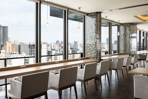 Daily buffet breakfast (JPY 1650 per person)