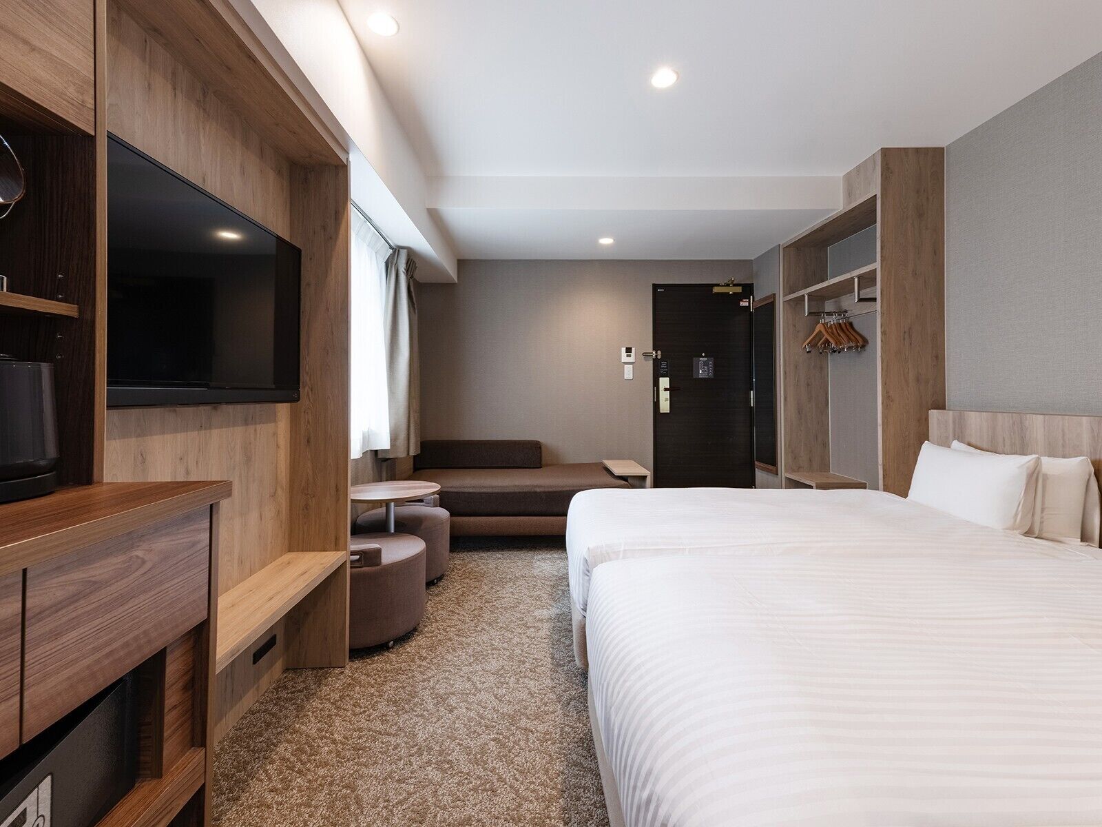 ตู้นิรภัยในห้องพัก, ผ้าม่านกันแสง, Wi-Fi ฟรี, ผ้าปูที่นอน