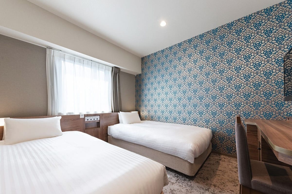 In-room safe, blackout curtains, free WiFi, bed sheets