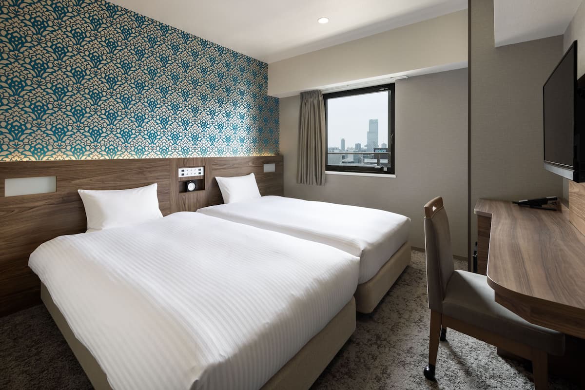In-room safe, blackout curtains, free WiFi, bed sheets