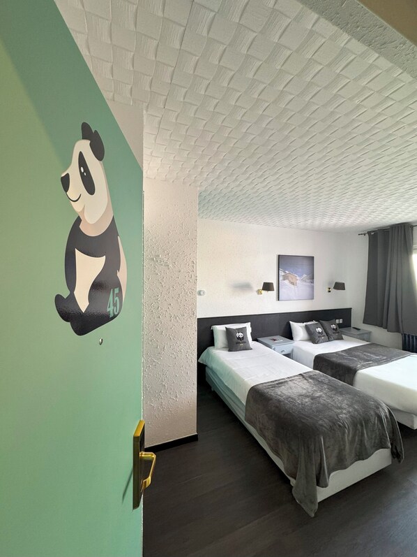 Comfort Room | In-room safe, soundproofing, free WiFi, bed sheets - Hotel Panda (Pas de la Casa)