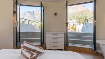 Presidential Villa, 3 Bedrooms, Balcony, Mountain View | 3 bedrooms, premium bedding, desk, iron/ironing board