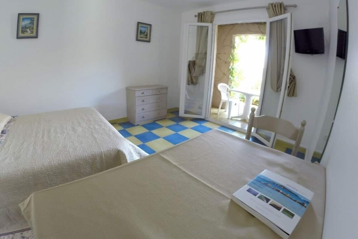 Studio (2 persons) | Essbereich im Zimmer