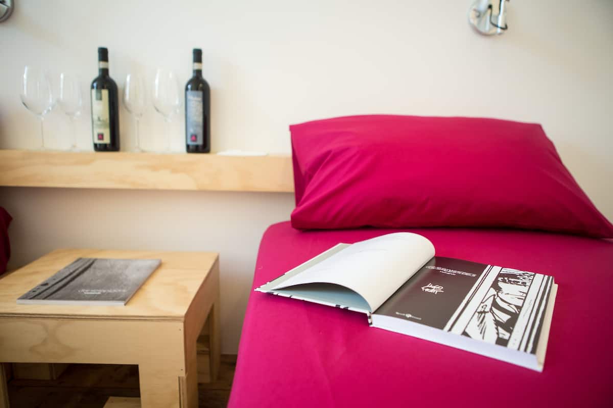 Suite familiar, 2 habitaciones, balcón, vista a la montaña | Minibar, escritorio, insonorización y wifi gratis