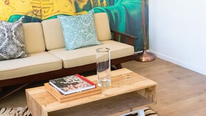 Comfort-Apartment, 1 Schlafzimmer, Blick auf den Innenhof | Wohnbereich