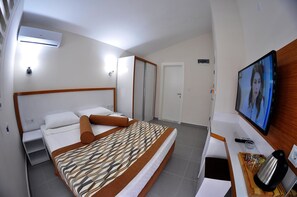 Standard Double Room | 1 bedroom, premium bedding, minibar, in-room safe