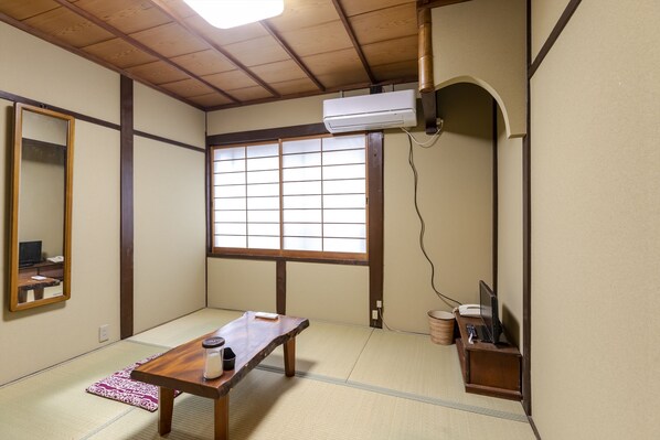 和室 1名部屋 共用バスルーム | WiFi (無料)、ベッドシーツ