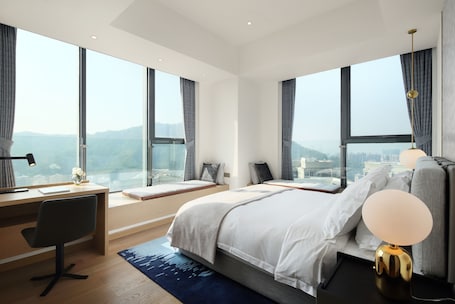 华丽公寓, 2 间卧室, 简易厨房 | 客厅 | 53-英寸纯平电视(配备有线频道)、电视、收费电影