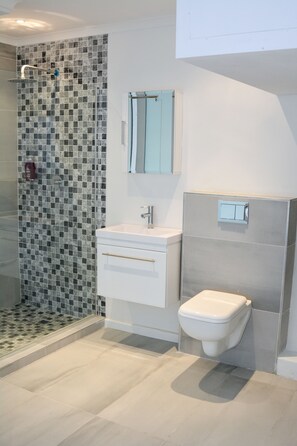 Suite Studio Économique, 1 chambre, cuisine, vue ville | Salle de bain