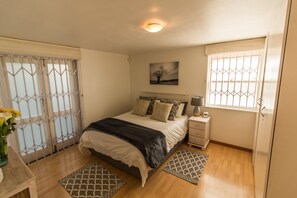 Apartment, 2 Bedrooms | 2 bedrooms, premium bedding, iron/ironing board, free WiFi - Highstrand Suite 1 (Cape Town)
