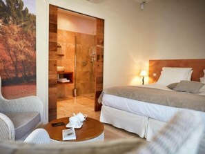 Deluxe Double Room, Private Bathroom | 1 bedroom - Les Mazets du Luberon (Puget)