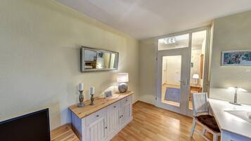 Apartment (Nordseebrise) | Living area | Flat-screen TV