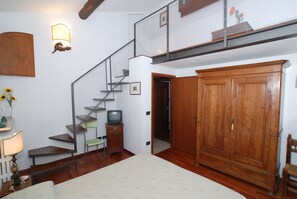 Leilighet, 1 soverom, ikke-røyk, kjøkken | Sengetøy av topp kvalitet, minibar og safe på rommet