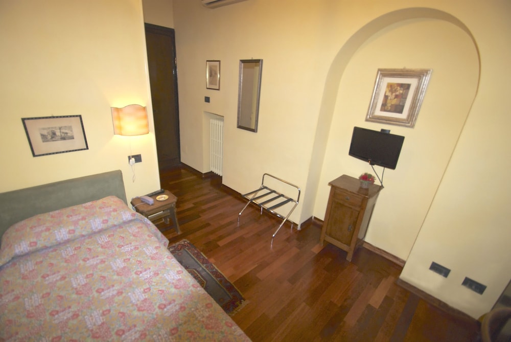 Locanda Borgonuovo - Ferrara Bed and Breakfast by null