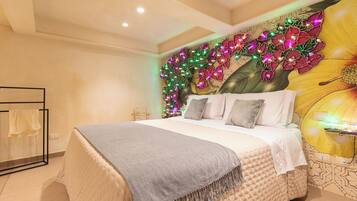 Comfort Triple Room | 1 bedroom, minibar, in-room safe, desk