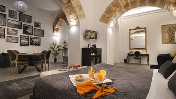 Familien-Studiosuite, Annex | Minibar, Zimmersafe, Schreibtisch, laptopgeeigneter Arbeitsplatz