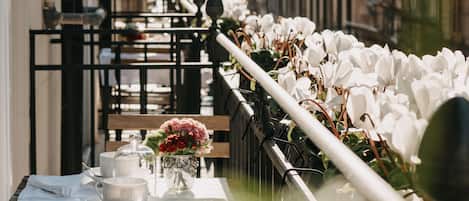 Grand-Doppelzimmer | Minibar, Zimmersafe, Schreibtisch, laptopgeeigneter Arbeitsplatz