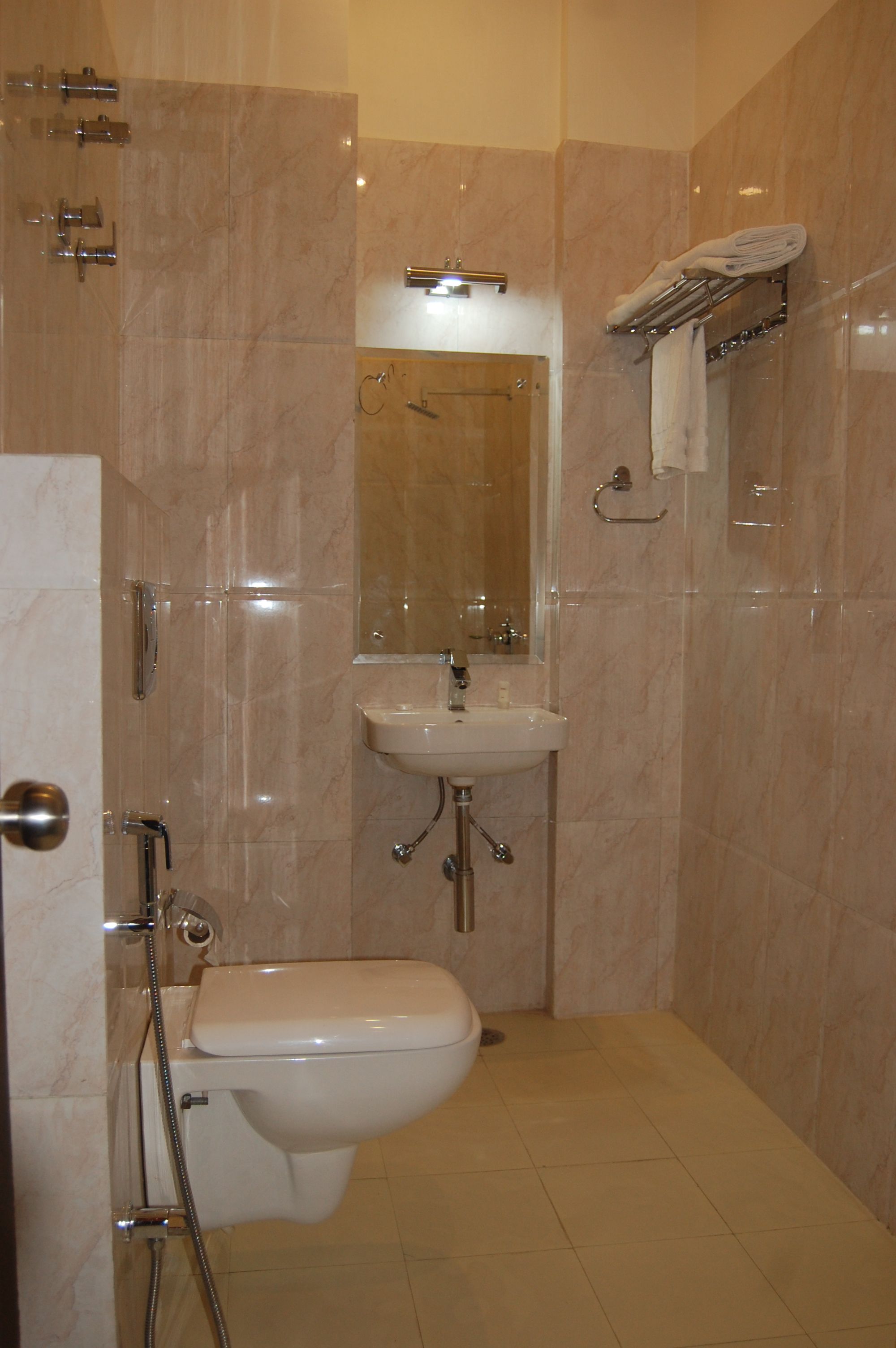 KV HOTEL & RESTAURANT