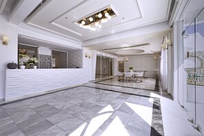 Lobby - Akoya Resort (Mylopotamos)