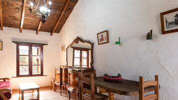 Basic Cottage (Arado) | Private kitchen | Fridge, microwave, stovetop, coffee/tea maker