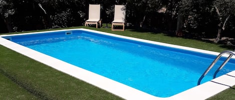 Außenpool, Liegestühle