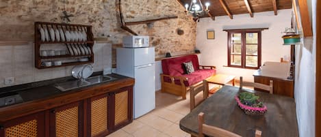 Cottage (Arado) | Cuisine privée | Réfrigérateur, micro-ondes, plaque de cuisson, cafetière/bouilloire