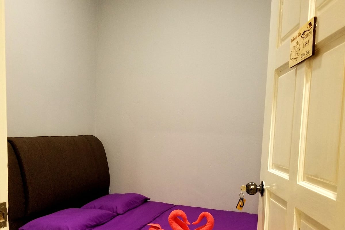Habitación estándar doble, 1 habitación, sin ventanas | 1 dormitorio, ropa de cama de alta calidad, cortinas opacas