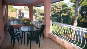 Apartemen, 2 kamar tidur (melC) | Teras/patio