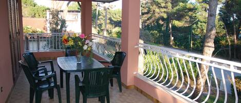 Apartment, 2 Bedrooms (melC) | Teres/patio