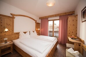 Standard Double Room | Desk, cots/infant beds, free WiFi - Mahlknechthuette Seiseralm (Castelrotto)