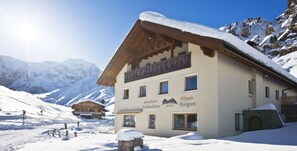 Front of property - Mahlknechthuette Seiseralm (Castelrotto)