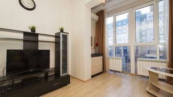 Standard-Apartment (115) | Wohnzimmer | LCD-Fernseher