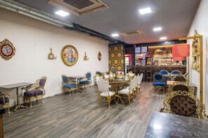 Dining - VVR Hotel (Istanbul)