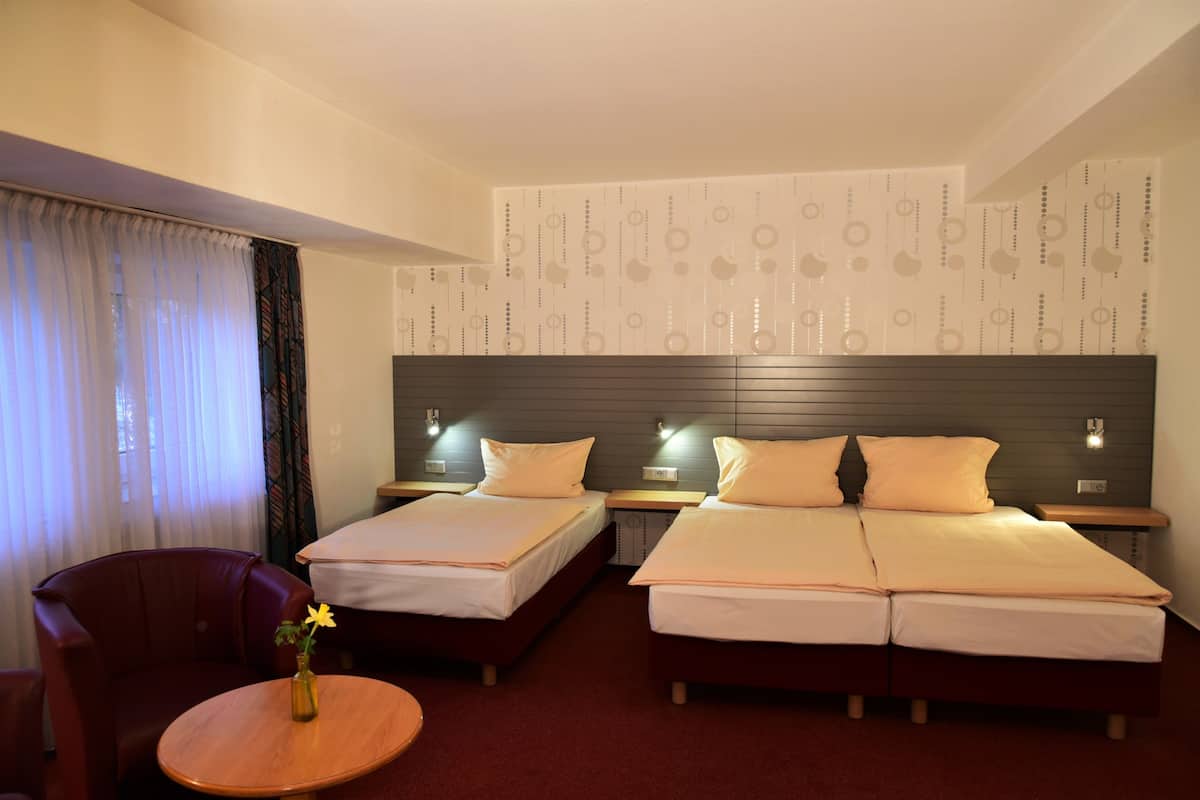 triple room | 1 bedroom, minibar, desk, free wifi