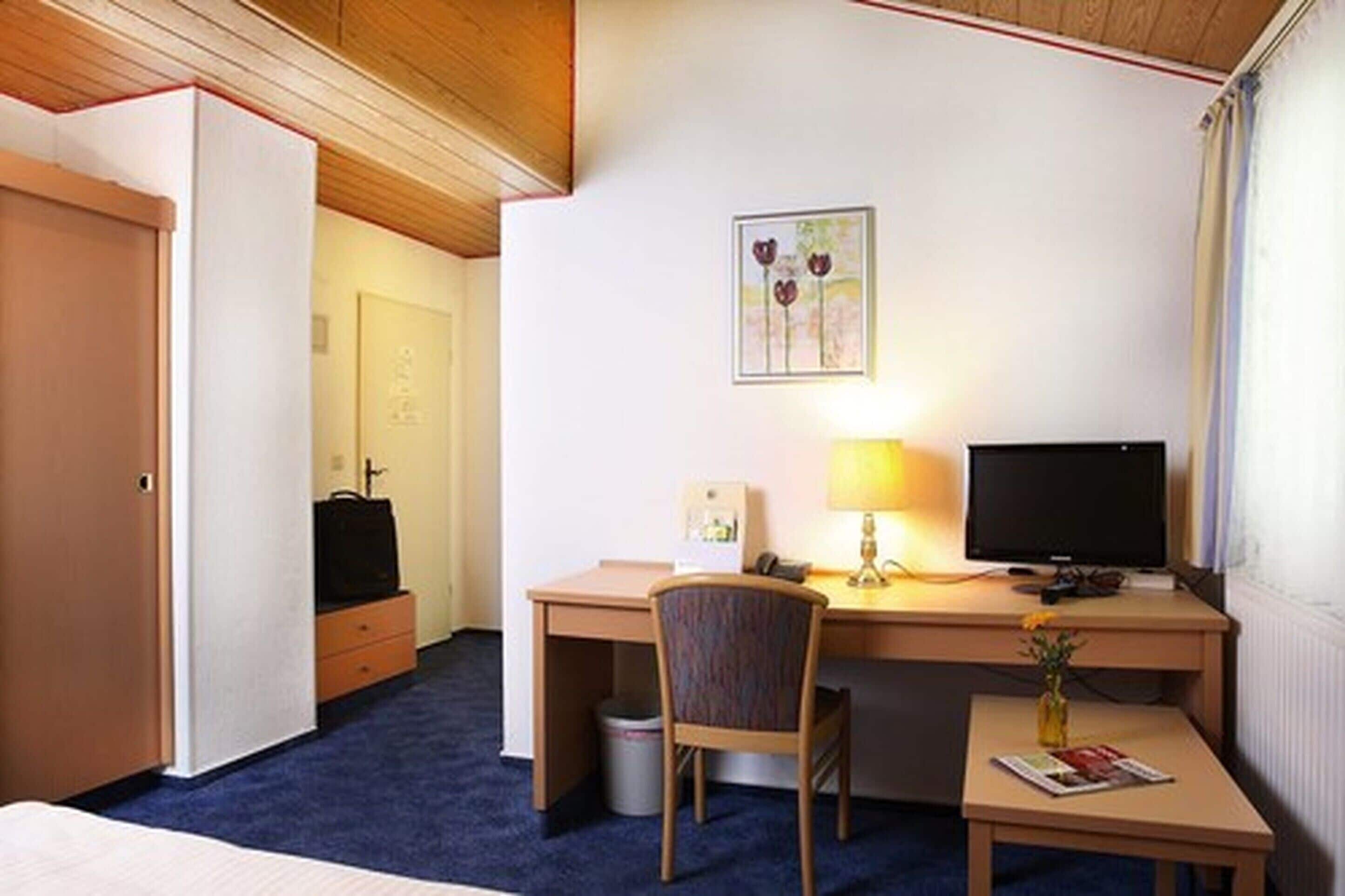 1 bedroom, minibar, desk, free wifi