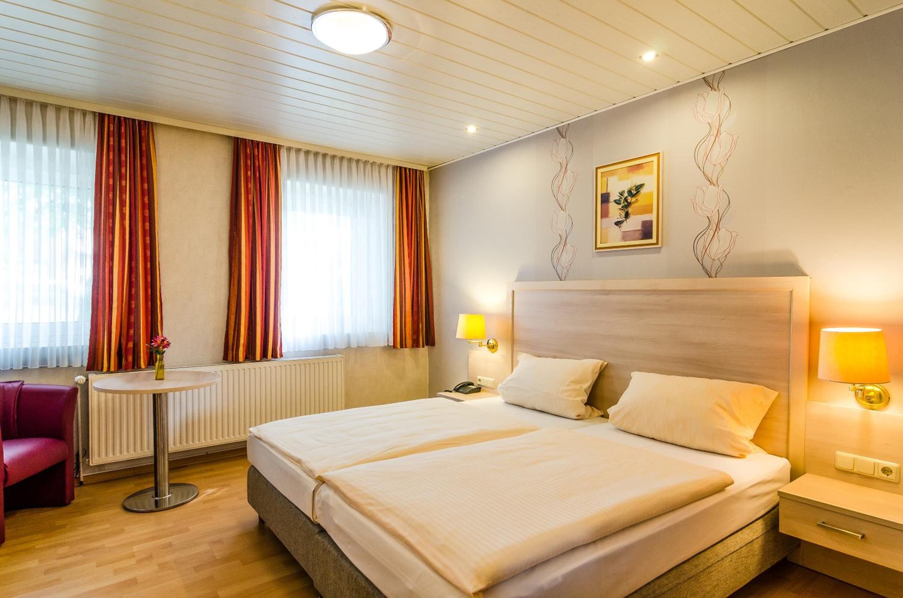 Minibar, desk, free WiFi, bed sheets