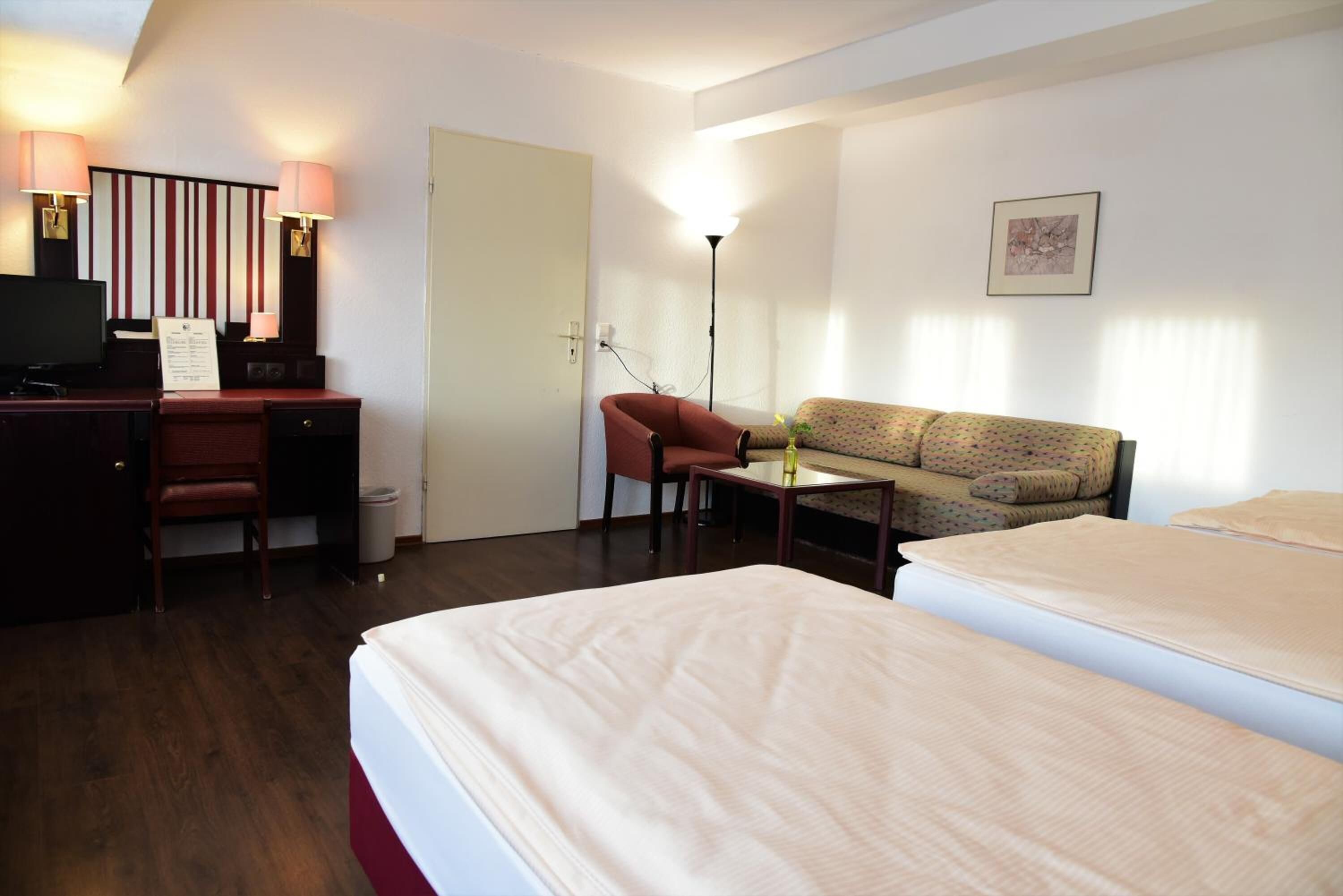 1 bedroom, minibar, desk, free wifi