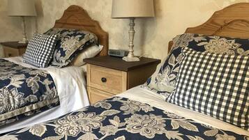 Tvåbäddsrum - 2 enkelsängar | Gratis wi-fi och sängkläder