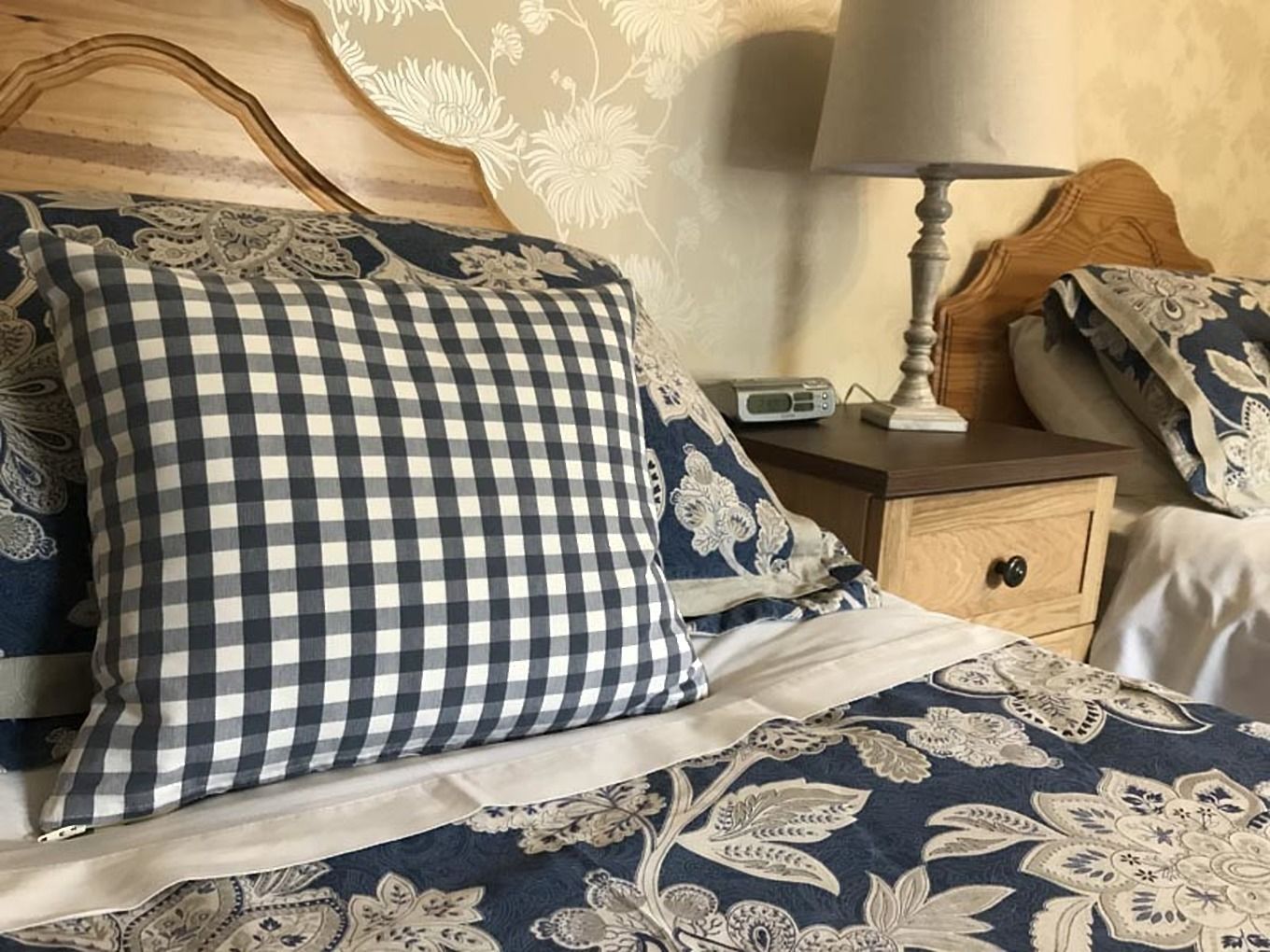 Twin Room, 2 Single Beds | Free WiFi, bed sheets