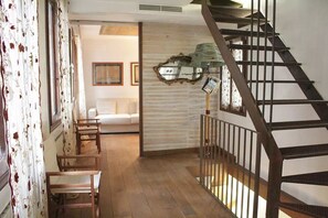 House | Living area | Flat-screen TV
