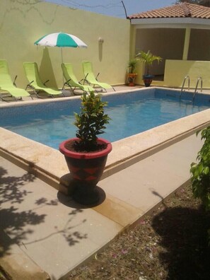Outdoor pool - Diouf House (Mbour)