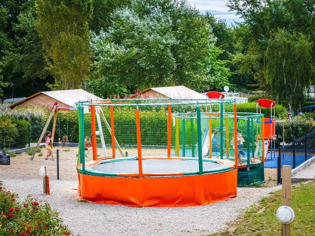 Tempat bermain anak - outdoor