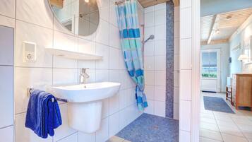 Bungalow (Klipper) | Bathroom | Shower