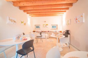 Tägliches inbegriffenes Frühstücksbuffet