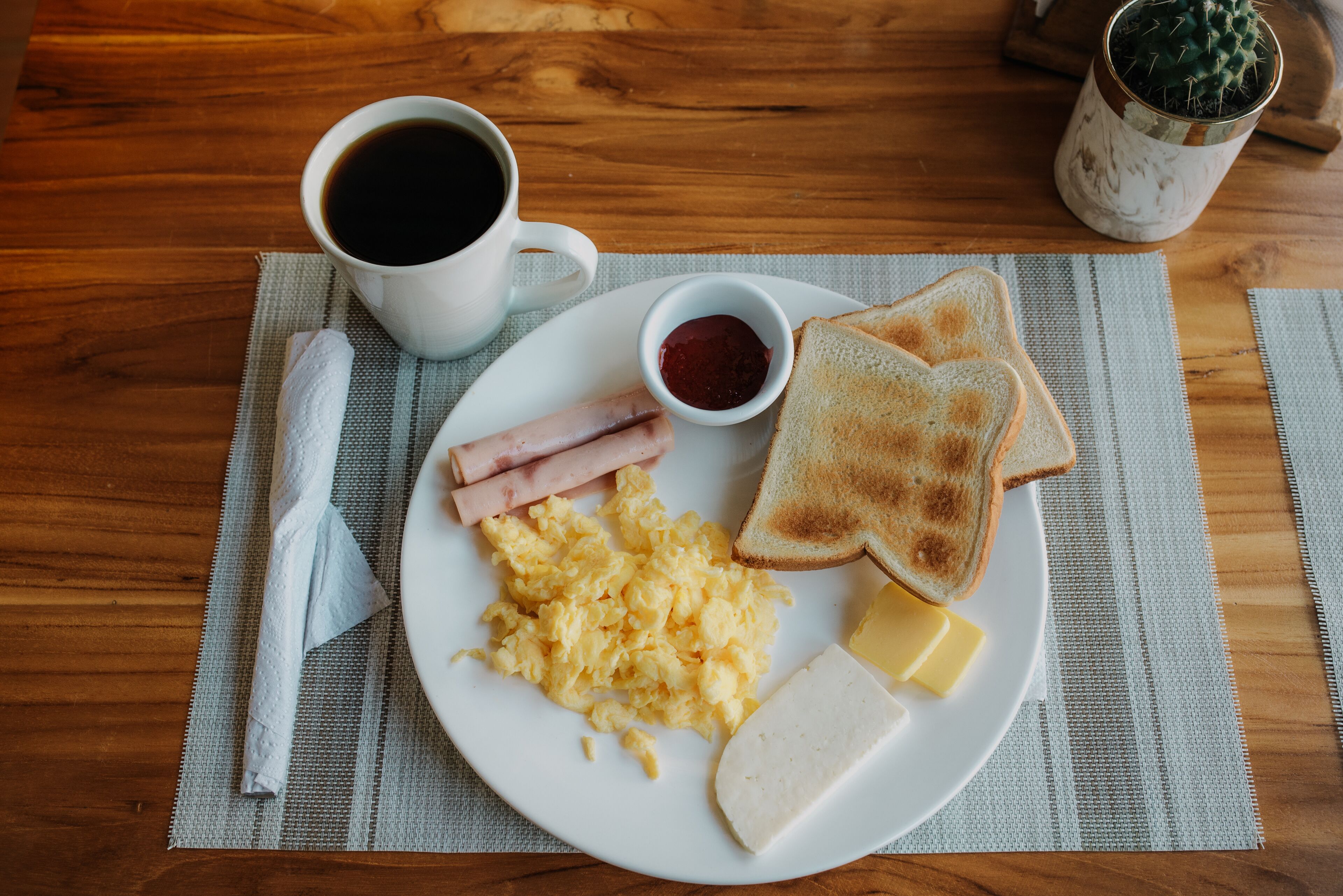 daily continental breakfast for a fee